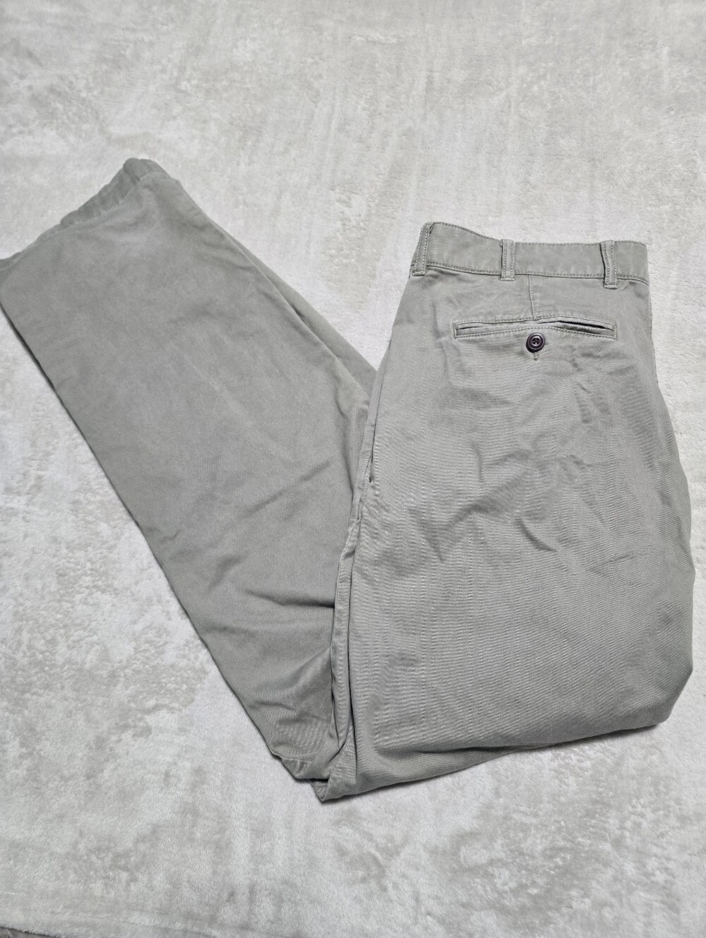 L.L. Bean Men's Straight Chinos in Olive Green Size 38 X 33.